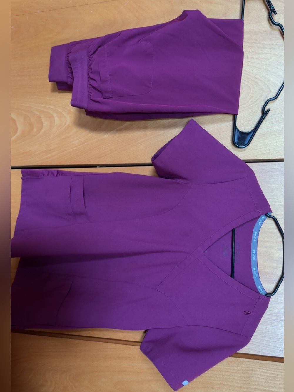 Maevn Scrub set